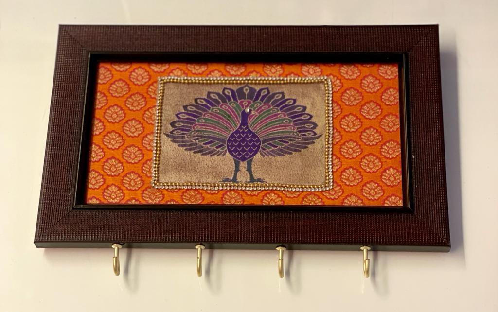 Peacock Paithani Key Holder  (Medium)